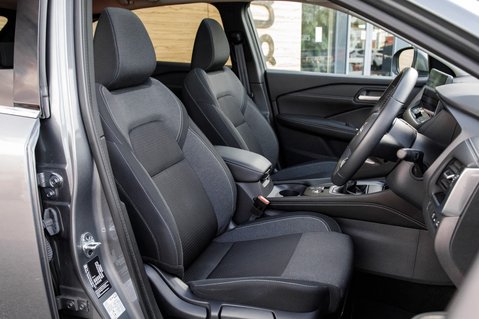 Nissan Qashqai DIG-T N-CONNECTA MHEV 32