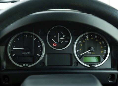 Land Rover Defender 110 Heritage 19