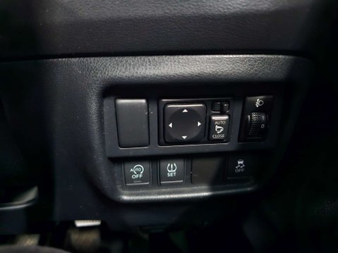 Nissan Juke 1.2 Juke N-Connecta DiG-T 5dr 44