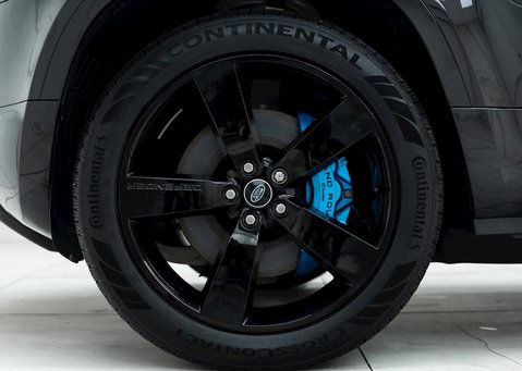 Land Rover Defender 90 V8 Bond Edition 