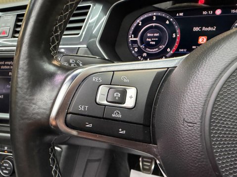 Volkswagen Tiguan 2.0 TDI BlueMotion Tech R-Line Euro 6 (s/s) 5dr 68