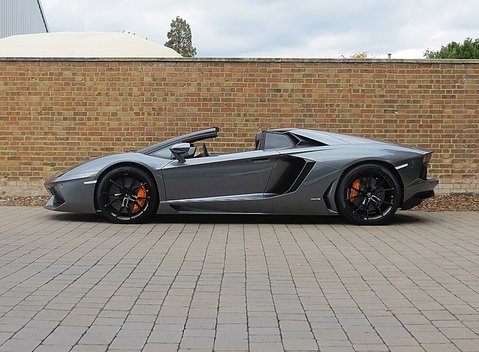 Lamborghini Aventador LP 700-4 Roadster 5