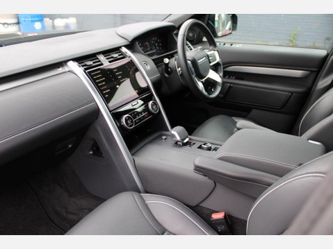 Land Rover Discovery R-DYNAMIC HSE MHEV 11