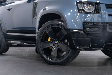 Land Rover Defender 3.0 Defender X-Dynamic SE D MHEV Auto 4WD 3dr 2