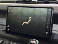 Land Rover Defender 3.0 D300 MHEV X-Dynamic HSE SUV 5dr Diesel Auto 4WD Euro 6 (s/s) (300 ps) 51