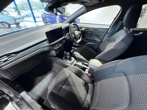 Ford Focus 1.0T EcoBoost ST-Line Euro 6 (s/s) 5dr 26