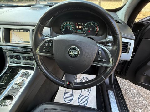 Jaguar XF 3.0d S V6 Portfolio Auto Euro 5 (s/s) 4dr 44
