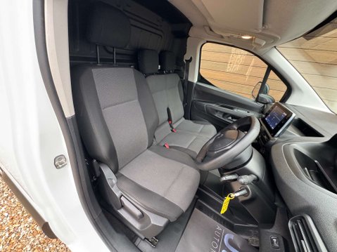 Peugeot Partner 1.5 Partner Professional Premium Blue HDi 25