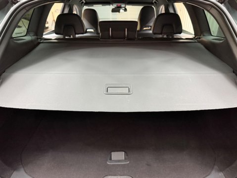 Volvo XC60 2.0 D4 R-Design Nav Auto Euro 6 (s/s) 5dr 52