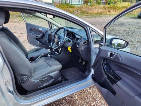 Ford Fiesta 1.0T EcoBoost Zetec Euro 5 (s/s) 3dr 8