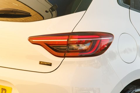 Renault Clio E-TECH ENGINEERED PHEV 9