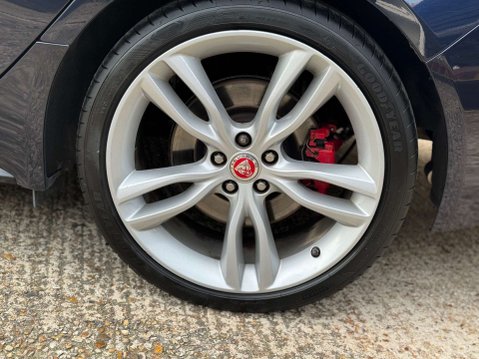Jaguar XF 3.0d V6 S Saloon 4dr Diesel Auto Euro 6 (s/s) (300 ps) 20