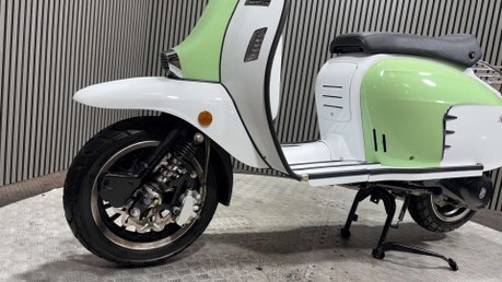Royal Alloy GT 2020 ONLY 1K 1 OWNER SCOOTER LONG MOT MODERN RETRO 125CC 28
