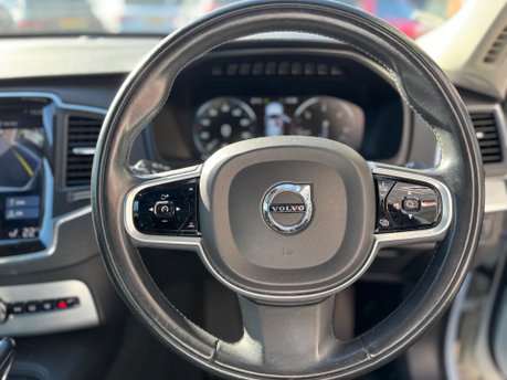 Volvo XC90 2.0 D5 Momentum SUV 5dr Diesel Geartronic 4WD Euro 6 (s/s) (225 ps) 30