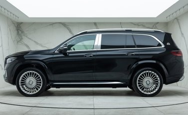 Mercedes-Benz GLS 600 Maybach 5