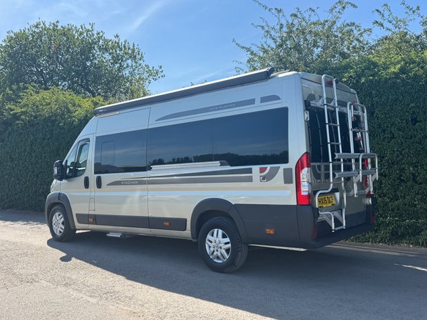 Auto-Sleepers Kingham 2 Berth|2 Belts|French Bed|Shower|Toilet|Wifi Capability|Vanlux 6