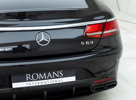 Mercedes-Benz S Class S63 Coupe 22