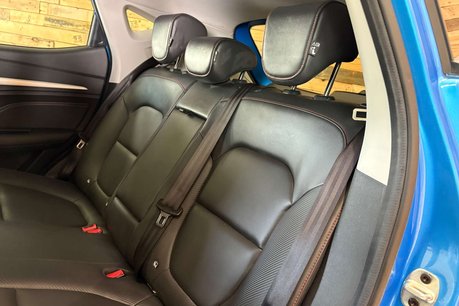 MG ZS 51.1kWh Trophy Connect SUV 5dr Electric Auto (176 ps) 38