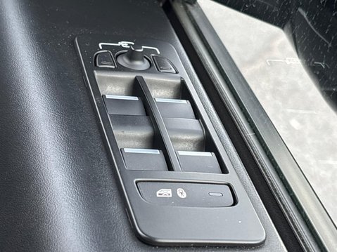 Land Rover Discovery Sport R-DYNAMIC HSE MHEV 30
