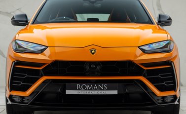 Lamborghini Urus Pearl Capsule 7