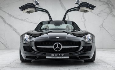 Mercedes-Benz SLS AMG 8
