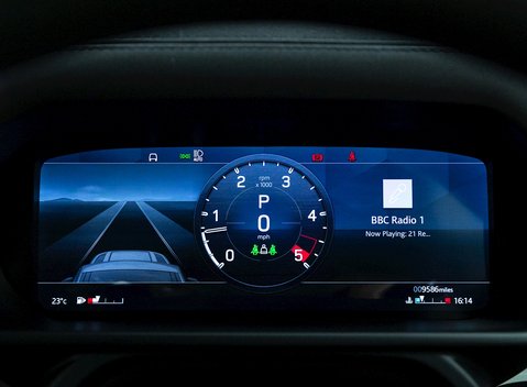 Land Rover Defender 110 SE D250 Urban 17