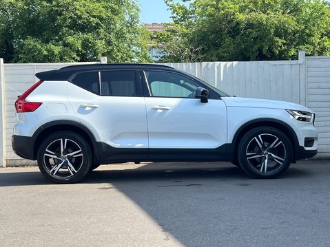 Volvo XC40 1.5 T3 R-Design SUV 5dr Petrol Auto Euro 6 (s/s) (163 ps) 6