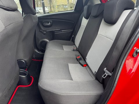 Toyota Yaris VVT-I DESIGN 67