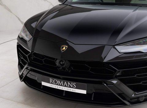 Lamborghini Urus V8 26