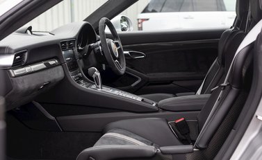 Porsche 911 GT3 (991.2) 15