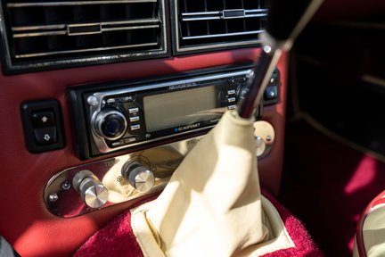 Aston Martin DB4 Series III 26