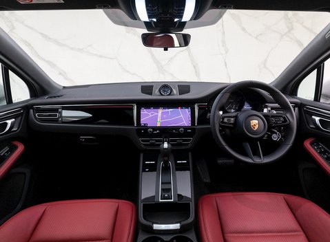 Porsche Macan GTS 17