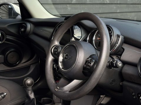 Mini Hatch 1.5 Cooper Classic 5dr 35