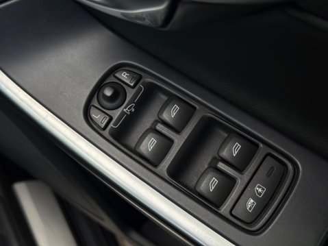 Volvo XC60 2.0 D4 R-Design Lux Nav Euro 6 (s/s) 5dr 76