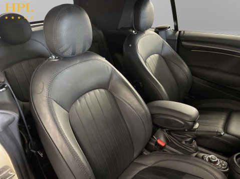 Mini Convertible 1.5 Cooper Exclusive Convertible 2dr Petrol Steptronic Euro 6 (s/s) (136 ps 11