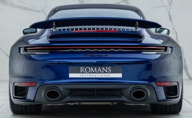 Porsche 911 Turbo S (992) 5