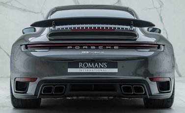 Porsche 911 Turbo S (992) 8
