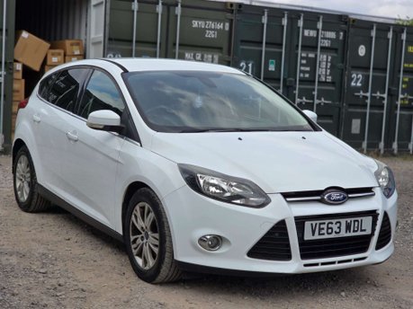 Ford Focus 1.6 Titanium Navigator Hatchback 5dr Petrol Powershift Euro 5 (125 ps) 29