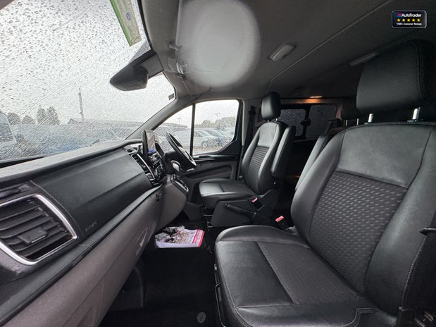 Ford Transit Custom AUTO Crew Cab SWB L1H1 320 Sport Air Con Camera Nav NO VAT SELECT 15