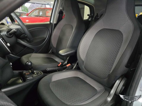 Smart Forfour 17.6kWh Premium Auto 5dr (22kW Charger) 23