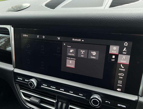 Porsche Macan 3.0 Macan S Semi-Auto 4WD 5dr 29