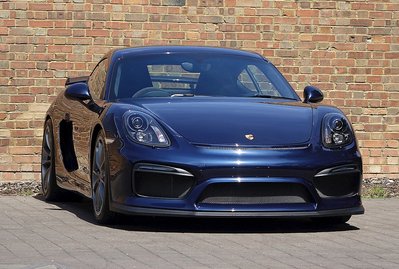 Porsche Cayman GT4