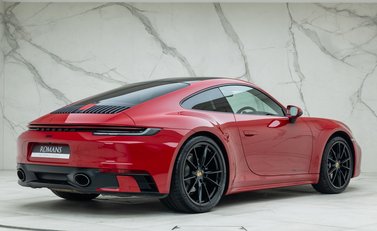 Porsche 911 Carrera 4 (992) 3
