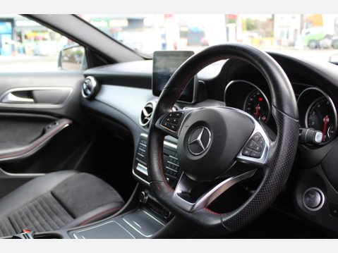 Mercedes-Benz GLA Class GLA 180 AMG LINE EDITION 10