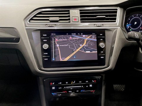 Volkswagen Tiguan 1.5 TSI Elegance SUV 5dr Petrol DSG Euro 6 (s/s) (150 ps) Air Con - Alloys 18