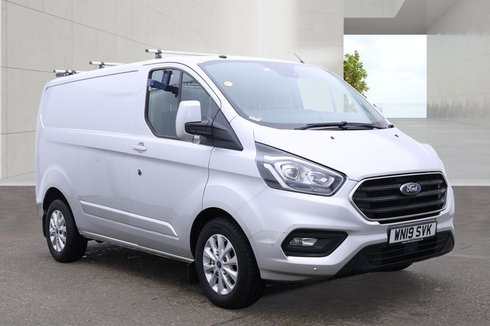 Ford Transit Custom SWB L1H1 Low Roof Limited 300 Air Con Alloys Sensors EURO 6 NO VAT