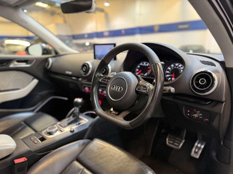 Audi RS3 2.5 TFSI Sportback 5dr Petrol S Tronic quattro Euro 6 (s/s) (Nav) (367 ps) 60