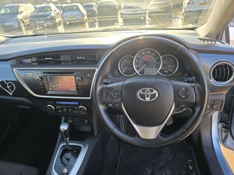 Toyota Auris 1.6 V-Matic Sport Hatchback 5dr Petrol Multidrive S Euro 5 (132 ps) 37