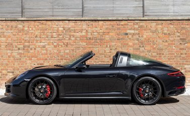 Porsche 911 (991.2) Targa 4 GTS 2