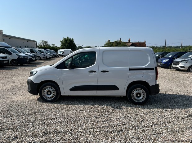 Vauxhall Combo SWB L1H1 Low Roof Category S Prime Air Con Sensors EURO 6 NO VAT 1